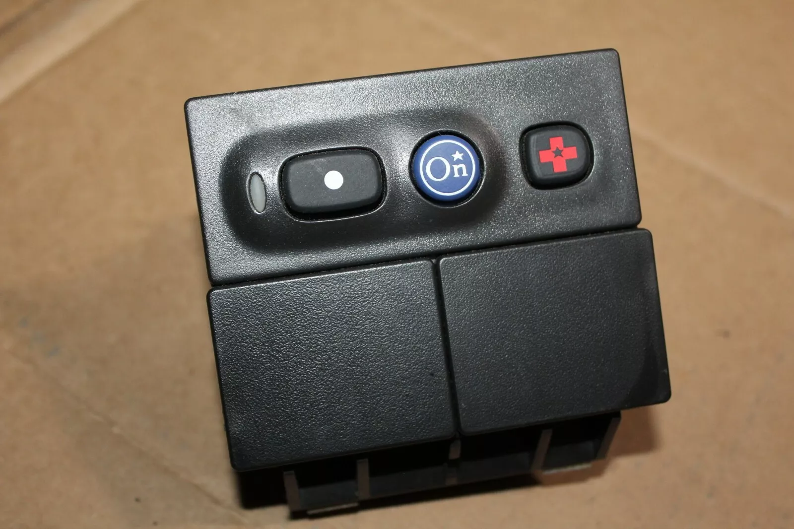 00 to 02 Avalanche Tahoe Yukon Suburban Onstar Emergency Switch 12450568 OEM  - Picture 1 of 3