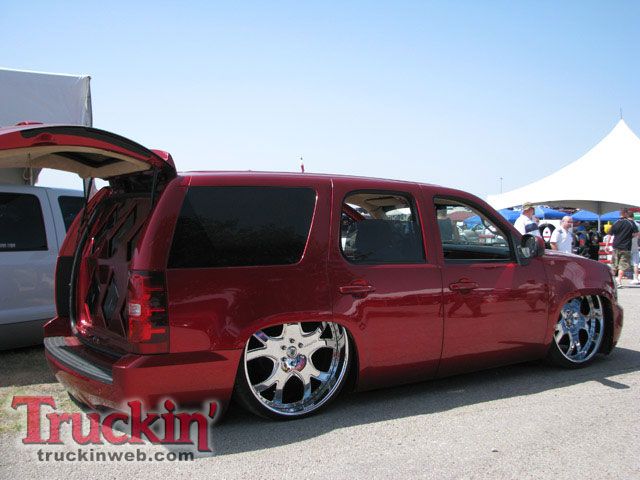 0907trweb_006_z+2009_texas_heatwave_truck_show+chevy_tahoe_right_rear.jpg