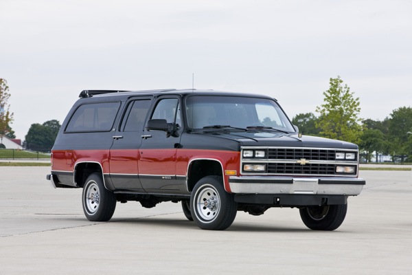 1990-chevrolet-suburban-2.jpg