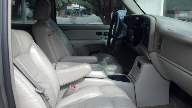2002_chevrolet_tahoe_lt-pic-6831838323274228802-640x480.jpg