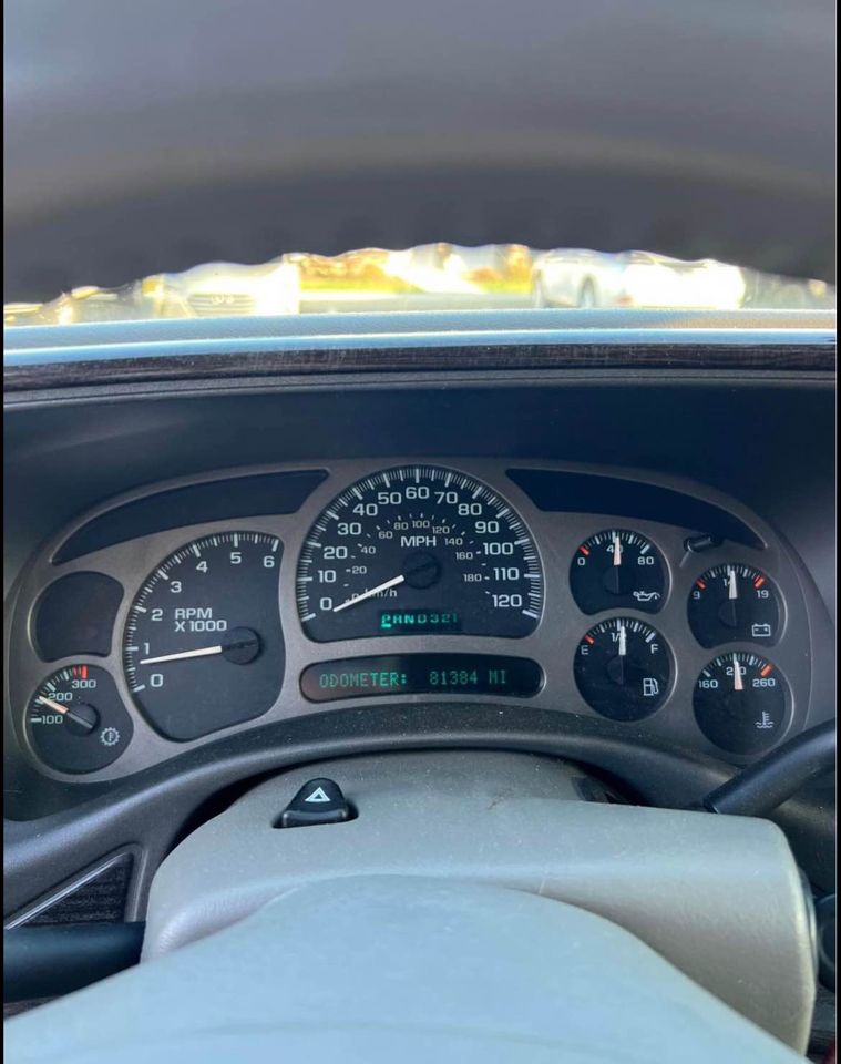 2005_denali_dash_cluster.jpg