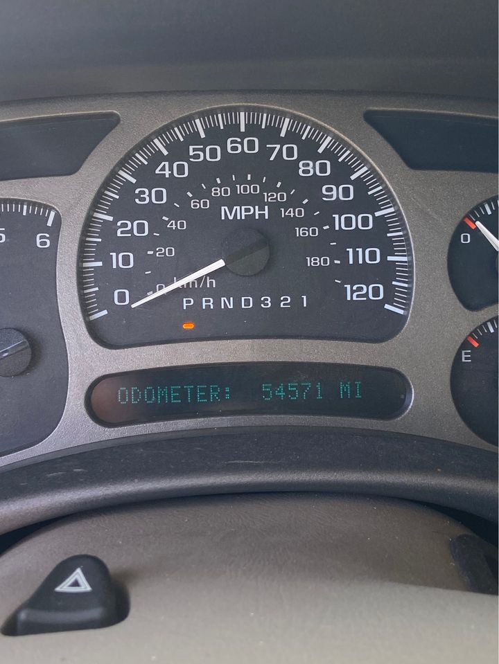 2006_denali_dash_cluster.jpg