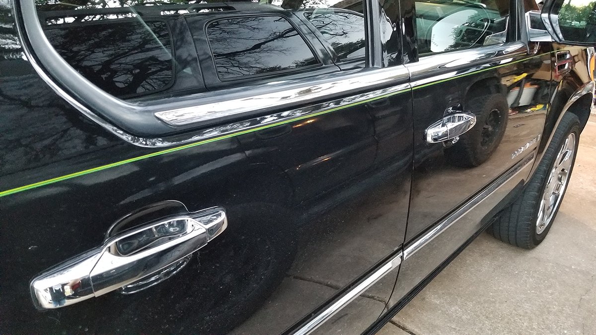 2007_Escalade_pinstripe_removal_before.jpg