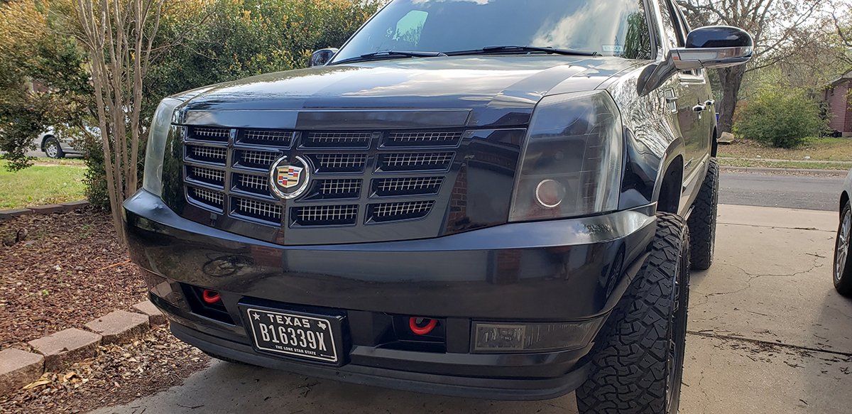 2007_escalade_red_tow_hooks_1.jpg