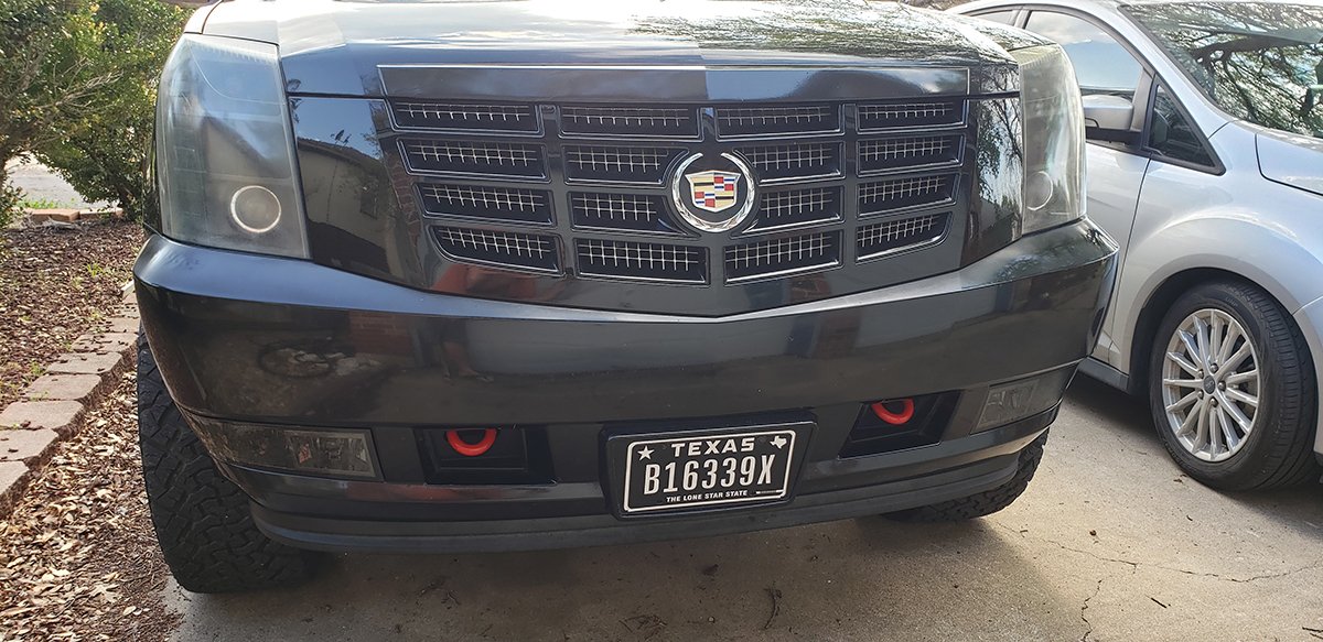 2007_escalade_red_tow_hooks_2.jpg