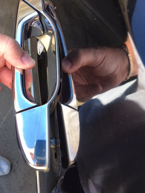 2010 Tahoe Front Door Handle.JPG