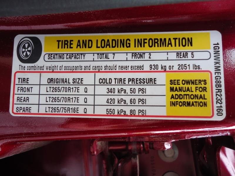 2011 Cheverolet Suburban 2500 Tire Placard.jpg