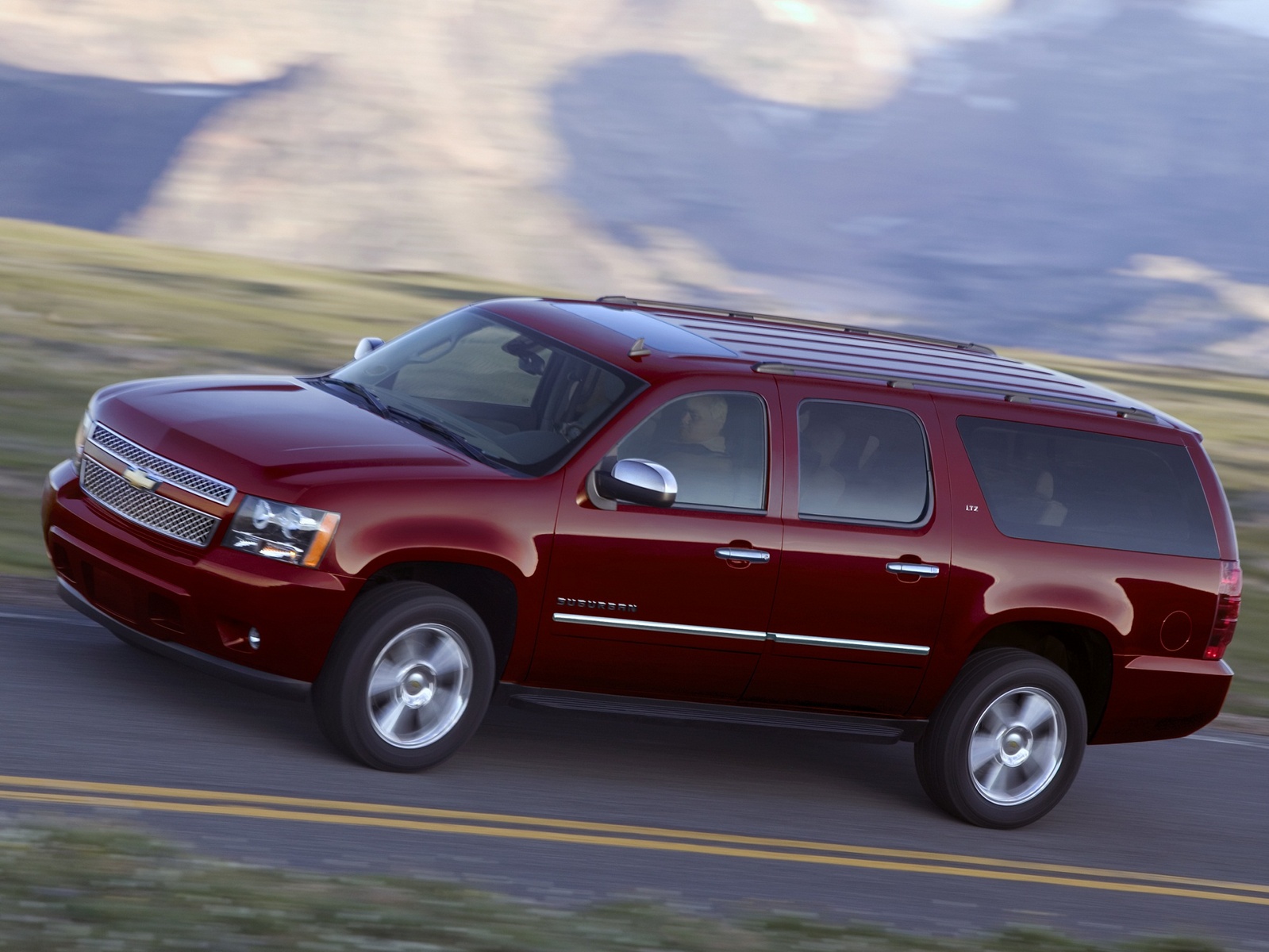 2011_chevrolet_suburban-pic-8745445333560877427.jpg