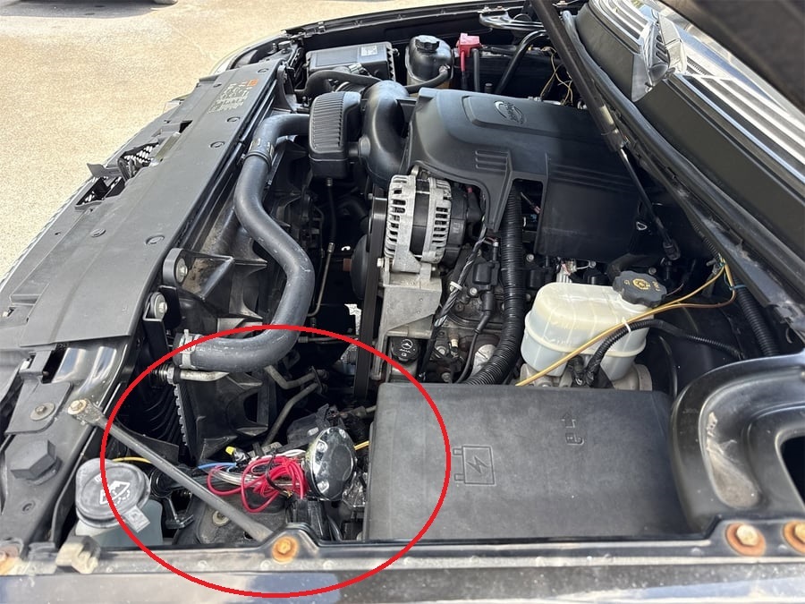 2012 yukon engine bay 2.jpg