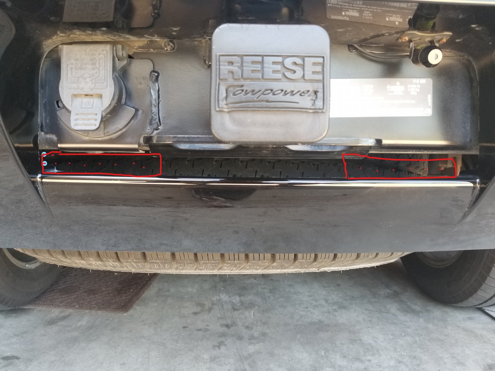 2013 Tahoe hitch_LI.jpg