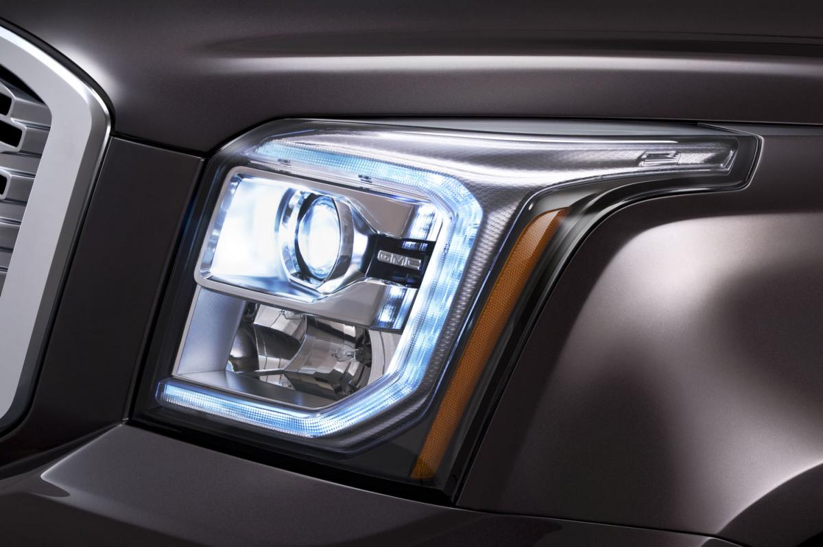 2015-GMC-Yukon-Denali-4.jpg