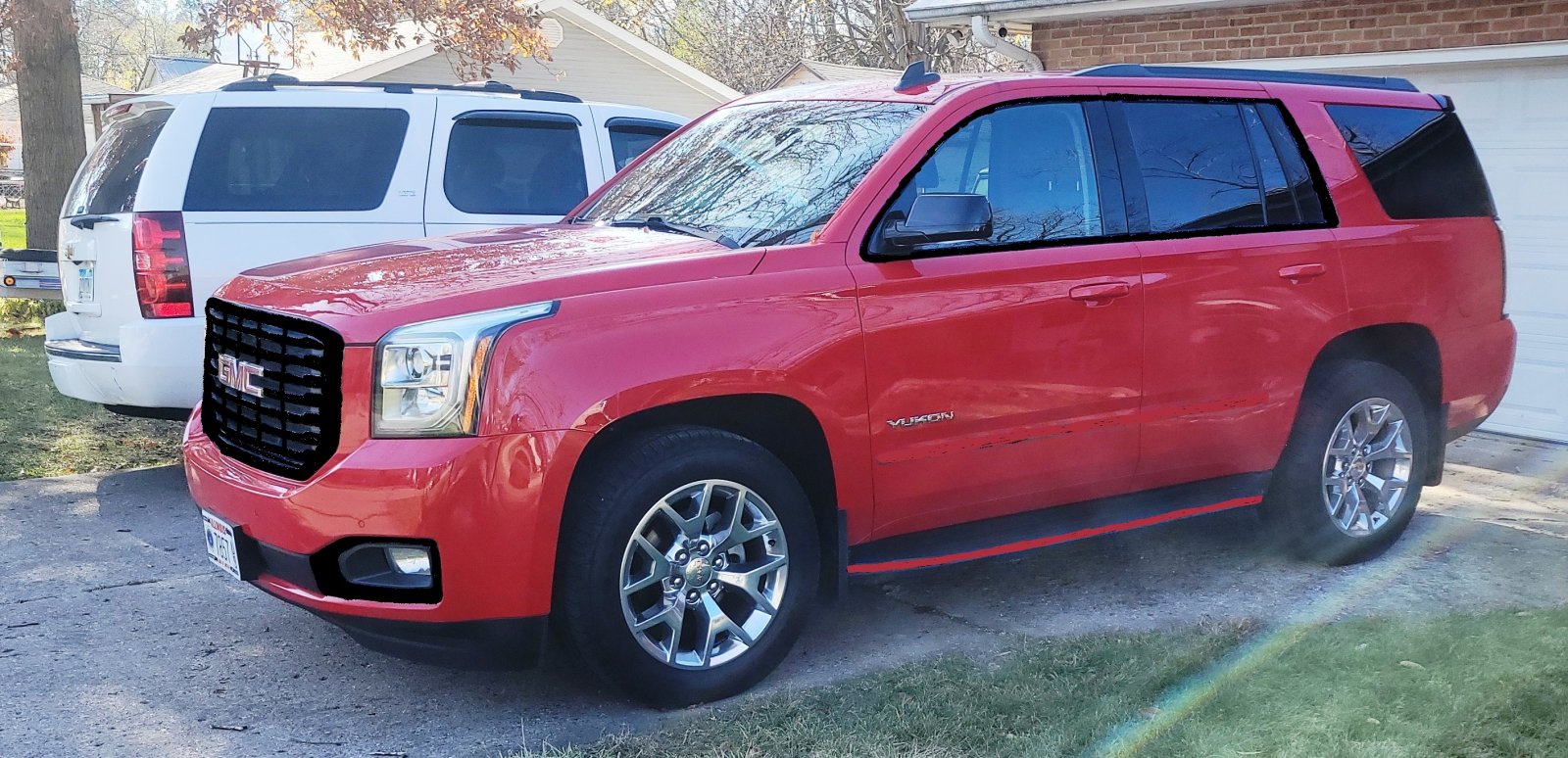 2017 Yukon Blackout Red.jpg