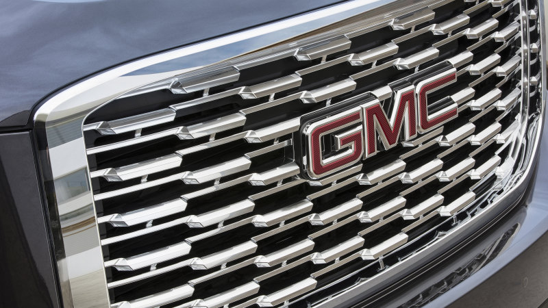 2018-GMC-Yukon-Denali-002.jpg