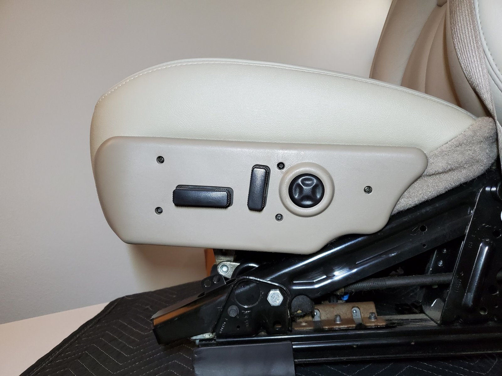 6-Seat cushion switch installed.jpg