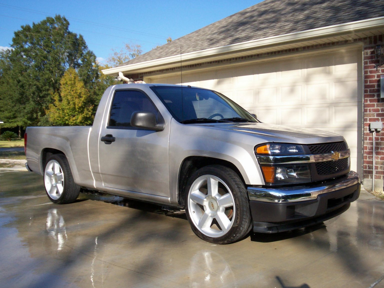 6191d1231816624-anyone-put-tahoe-rims-frnt-qtr.jpg
