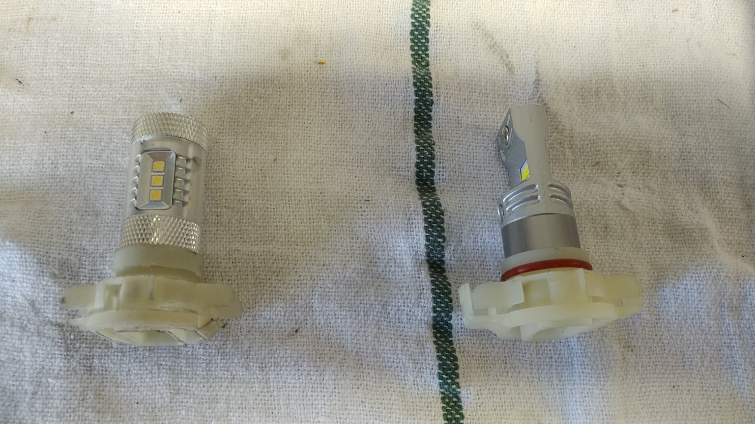 DDM (L) - Alla Lighting  (R) 000.jpg