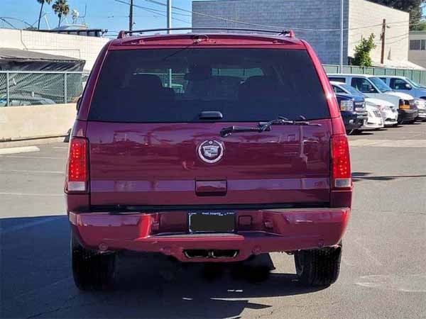 Escalade Corvette center exhausts.jpg
