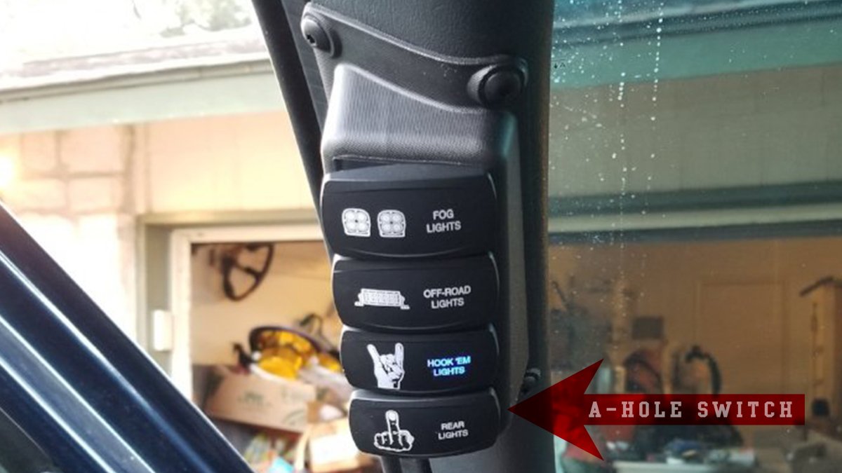 hoe_Z71_Roof_Rack_LED_Reverse_Lights_A-Hole_Switch.jpg
