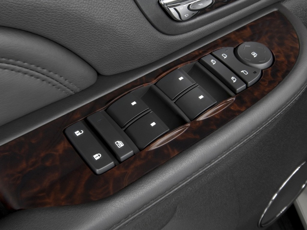n-2wd-4-door-1500-denali-door-controls_100335475_l.jpg