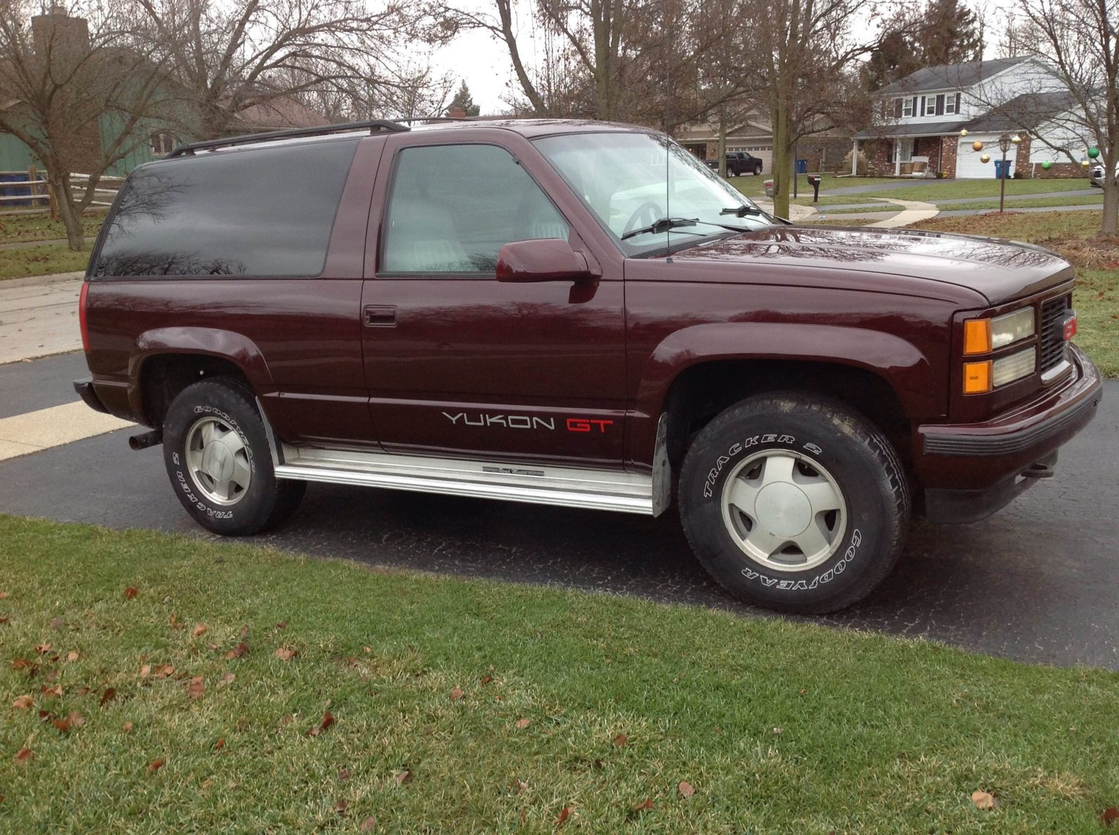 Passenger side 1994 Yukon GT Sport after paint job 12-21-18.jpg