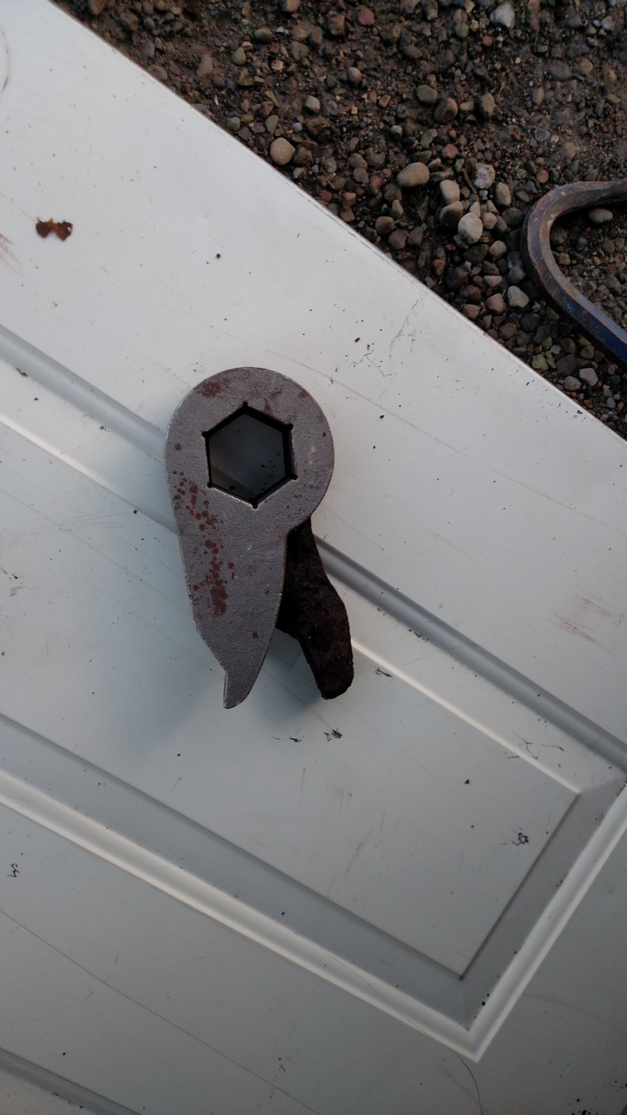 Stock keys vs Ford lift keys.jpg