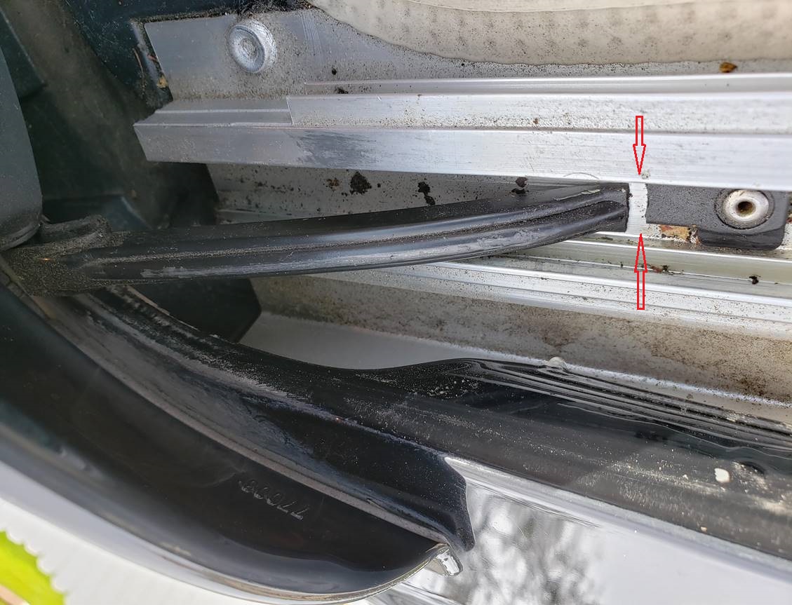 sunroof retraction arm 3.jpg