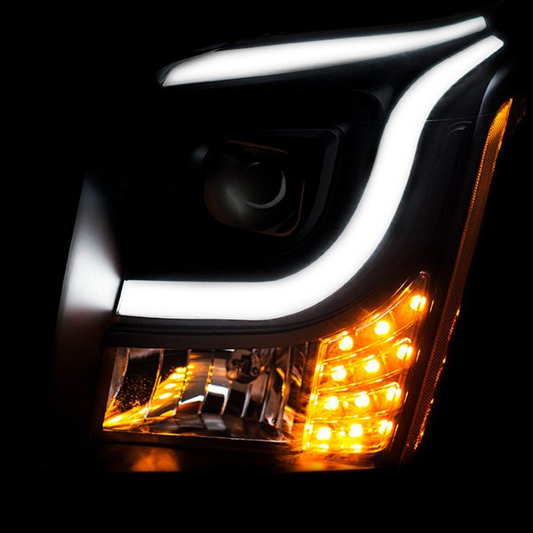 -switchback-u-bar-headlights-with-drls-turned-on_0.jpg