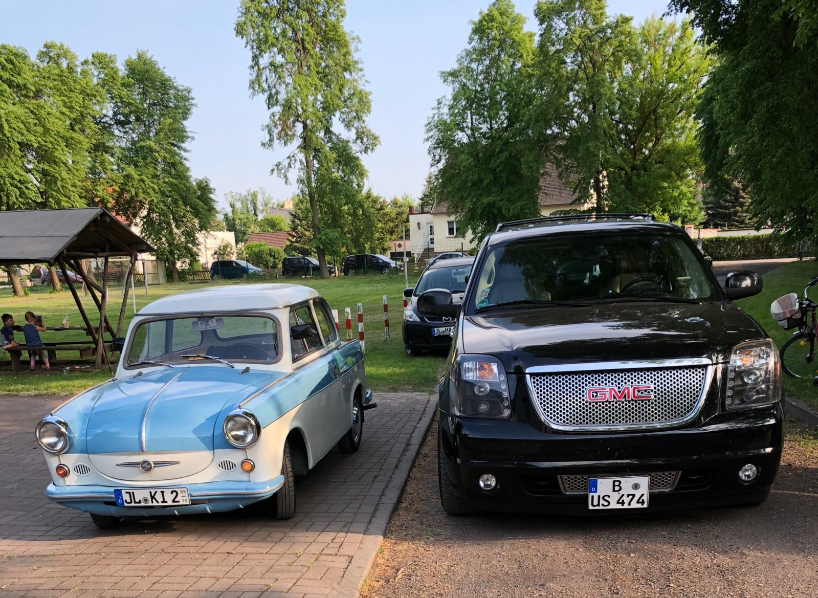 Trabant + Yukon.jpg