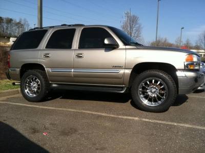 22 on 33s or 24s on 33s Chevy Nissan Tahoe gmc yukon for Sale in Mesa, AZ -  OfferUp