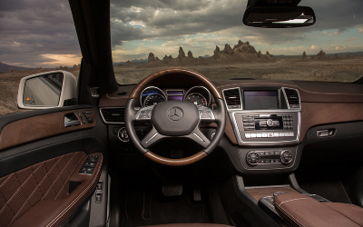 2013-Mercedes-Benz-GL-550-4Matic-interior.jpg