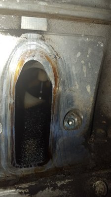 Dirty intake valve port.jpg