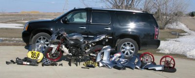 zx-6r  and gmc (2).jpg
