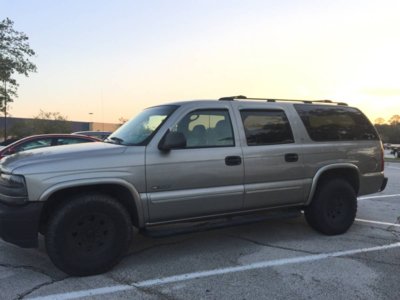 2000 Chevrolet Suburban 4x4 - $2290 (St. Petersburg)b.jpg