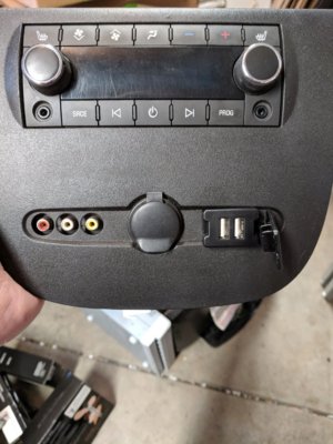 usb port.jpg usb port.jpg