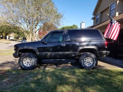 Tahoe 6 inch lift 35 inch tires.jpg