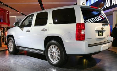 0602_naias_019-2008_chevrolet_tahoe_two_mode_hybrid-rear_side_view.jpg 0602_naias_019-2008_chevrolet_tahoe_two_mode_hybrid-rear_side_view.jpg