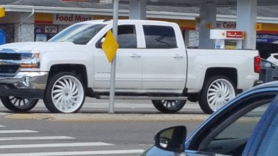 white wheel truck.jpg white wheel truck.jpg