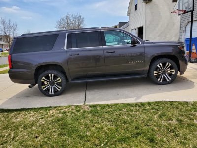 suburban rims.jpg