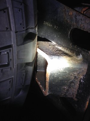 hitch to spare tire clearence 044.JPG hitch to spare tire clearence 044.JPG