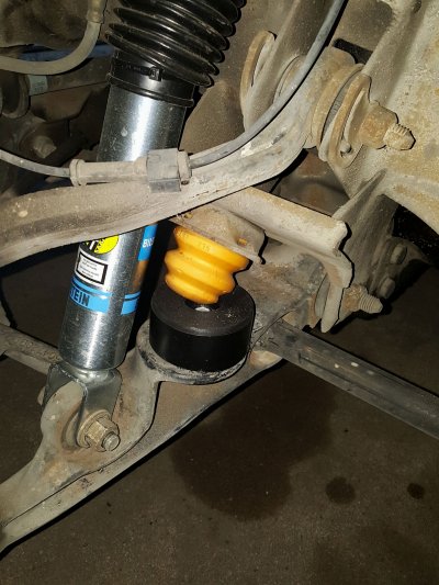 front_shocks_jounce_stops_spacer.jpg