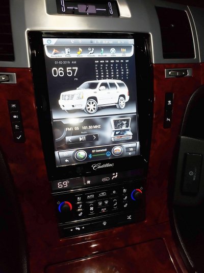 7_Escalade_10-4_Tesla_Style_Android_Screen_Install.jpg