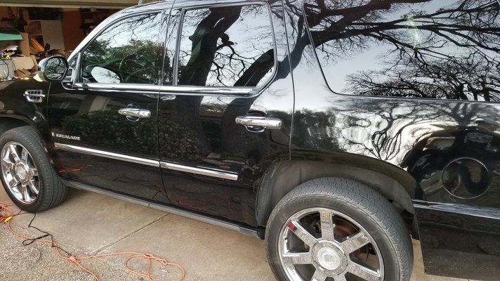 2007_Escalade_pinstripe_removal_after.jpg