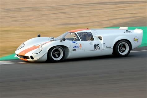 Lola T 70 Mk 3 B.jpg