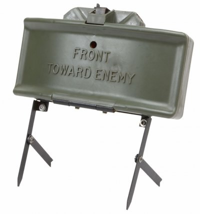 s_airsoft_claymore_mine_with_remote_control_633501.jpg