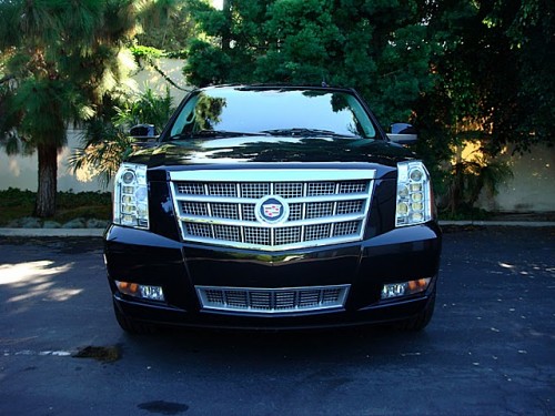 2012-Cadillac-Escalade-front-e1314302554962.jpg